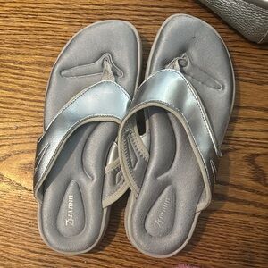 Zuliani Silver Metallic Women's Thong Sandals - Cushioned Comfort